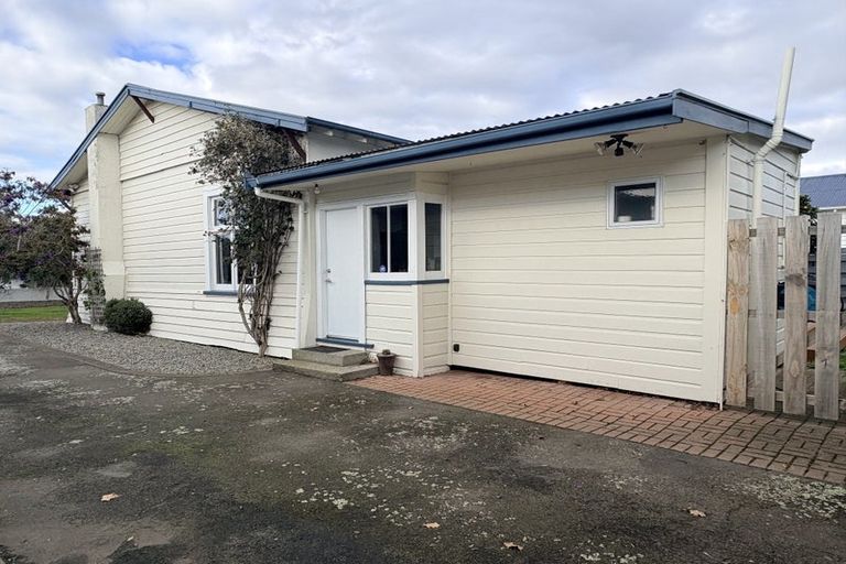 Photo of property in 24 Lyndhurst Street, Takaro, Palmerston North, 4412