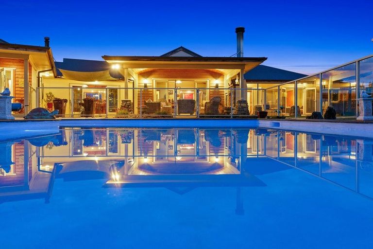 Photo of property in 101 Forest Lakes Road, Otaki, 5583