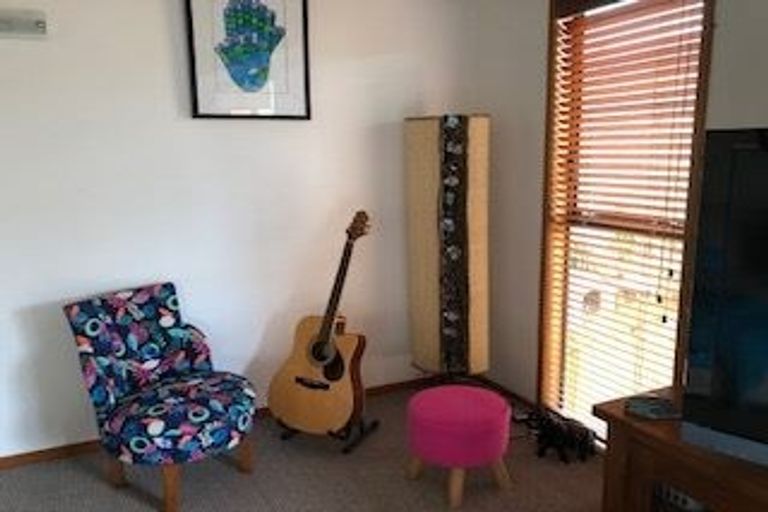 Photo of property in 3 Wolsley Avenue, Milford, Auckland, 0620
