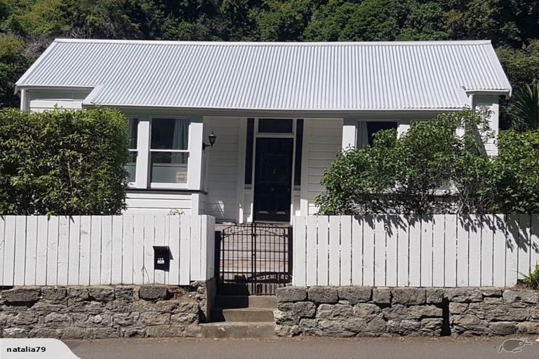 Photo of property in 135 Shakespeare Road, Bluff Hill, Napier, 4110