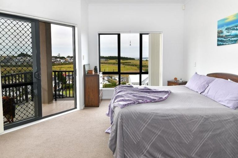 Photo of property in 76 Nautilus Drive, Gulf Harbour, Whangaparaoa, 0930