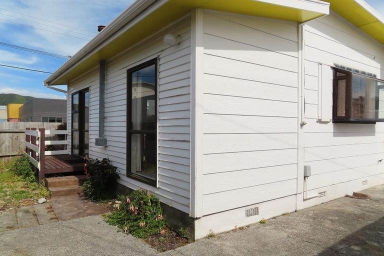 Photo of property in 2 Kirkcaldy Street, Petone, Lower Hutt, 5012