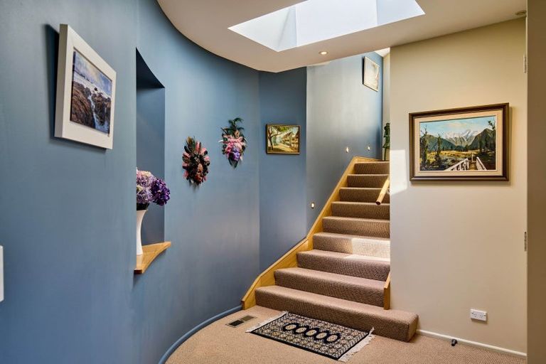 Photo of property in 14 The Crescent, Roseneath, Wellington, 6011