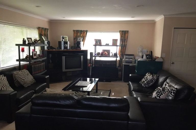 Photo of property in 49 Carisbrook Crescent, Papakura, 2110