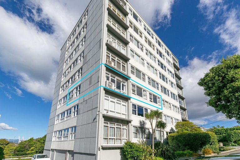 Photo of property in Newman Court Apartments, 2 Newman Terrace, Thorndon, Wellington, 6011