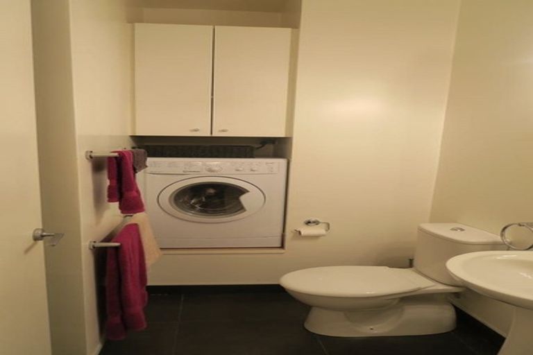 Photo of property in Guardian Apartments, 406/105 Queen Street, Auckland Central, Auckland, 1010