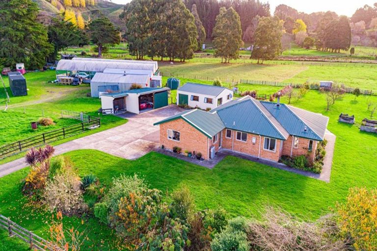 Photo of property in 28 West Road, Mangatainoka, Pahiatua, 4982