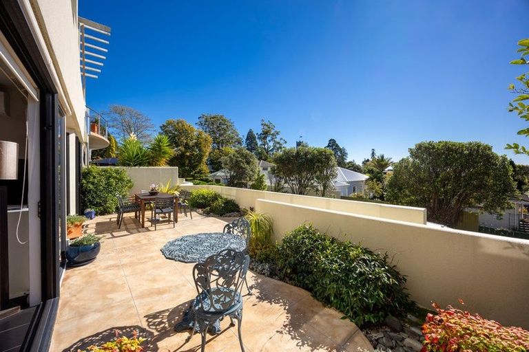 Photo of property in 7/27 Shelbourne Street, Nelson, 7010