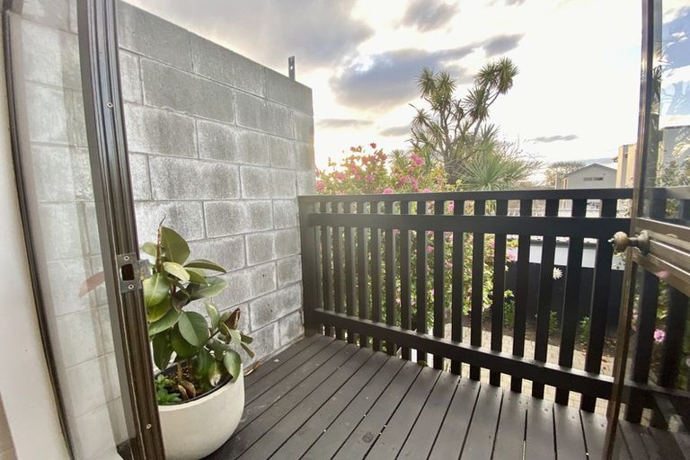 Photo of property in 2/67 Saint Albans Street, St Albans, Christchurch, 8014