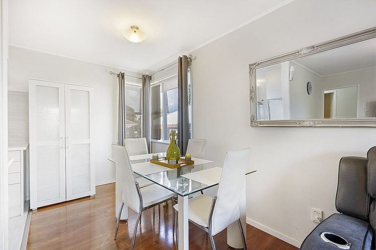 Photo of property in 3/14 Orchid Place, Te Atatu South, Auckland, 0610