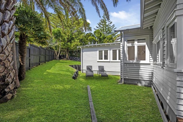 Photo of property in 70 Park Road, Glenfield, Auckland, 0629