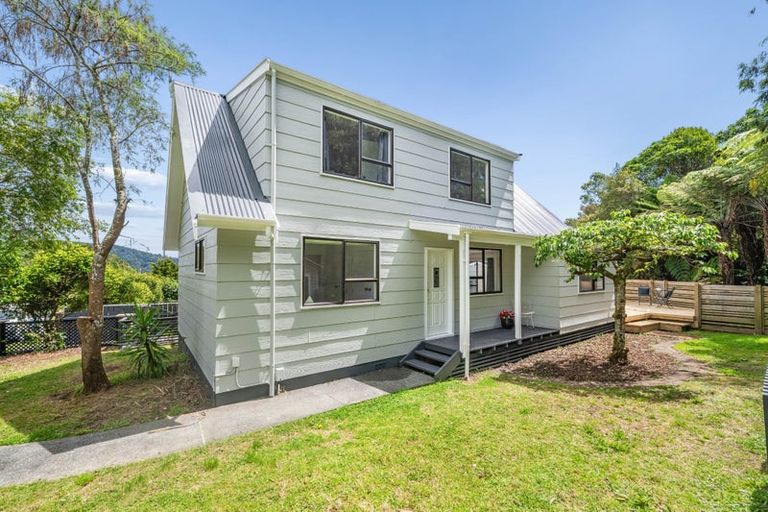 Photo of property in 13 King Charles Drive, Kingsley Heights, Upper Hutt, 5018