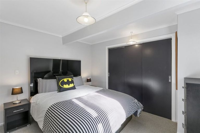 Photo of property in 18 Glen Alton Avenue, Paparangi, Wellington, 6037