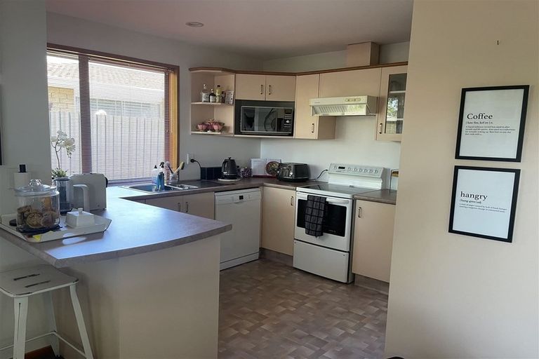 Photo of property in 11a Barnes Road, Redwood, Christchurch, 8051