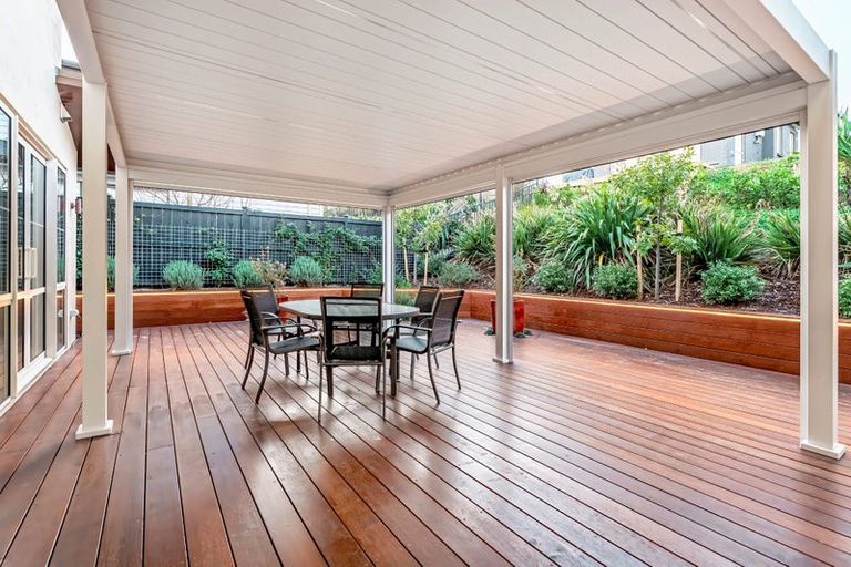 Photo of property in 7 Luff Place, Long Bay, Auckland, 0630