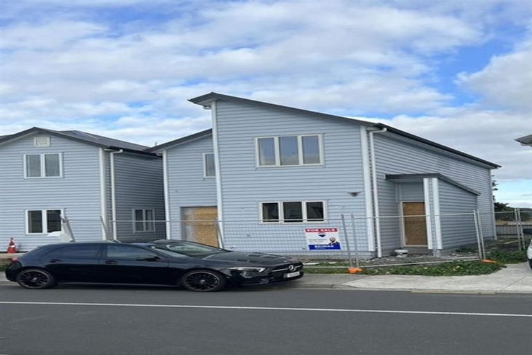 Photo of property in 25 Stitchbird Crescent, Papakura, 2110