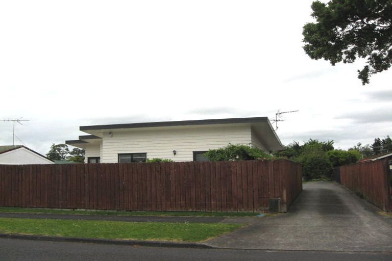 Photo of property in 14b Waimana Road, Conifer Grove, Takanini, 2112