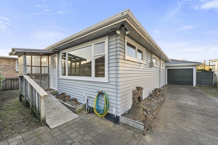 Photo of property in 27 Eatwell Avenue, Paraparaumu Beach, Paraparaumu, 5032