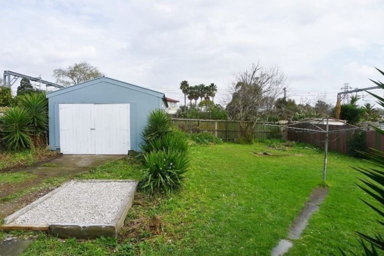 Photo of property in 88 Swaffield Road, Papatoetoe, Auckland, 2025