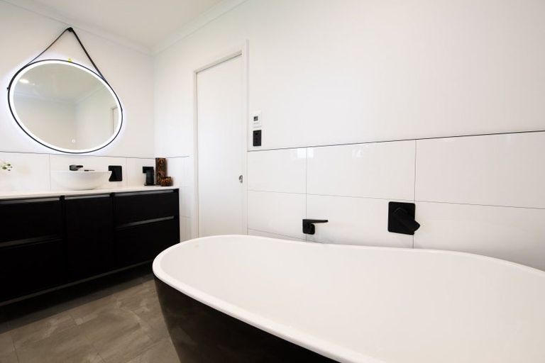 Photo of property in 49 Trinity Crescent, Pirimai, Napier, 4112