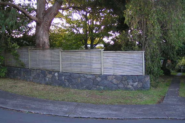 Photo of property in 8 Crichton Terrace, Hauraki, Auckland, 0622