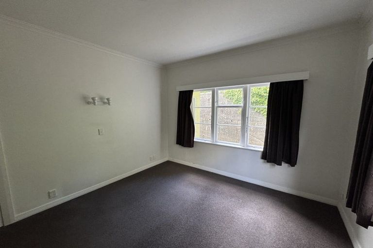 Photo of property in 5 Harland Street, Brooklyn, Wellington, 6021