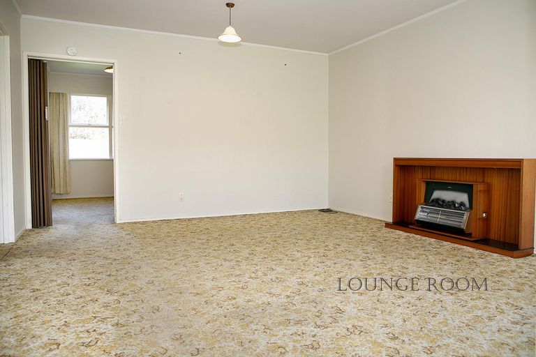 Photo of property in 2/55 Orams Road, Hillpark, Auckland, 2102