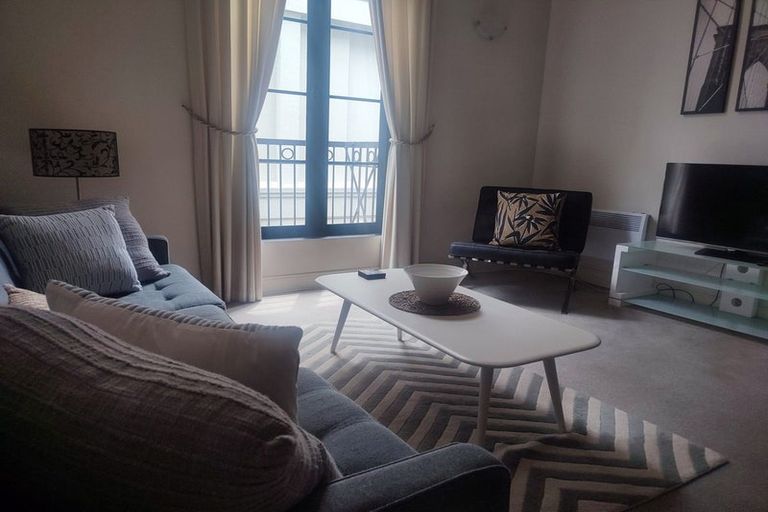 Photo of property in Dakota Buildings, 2d/5 Cheshire Street, Parnell, Auckland, 1052