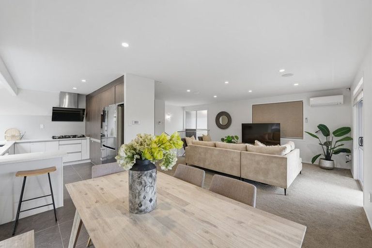 Photo of property in 7a Sailfish Drive, West Harbour, Auckland, 0618