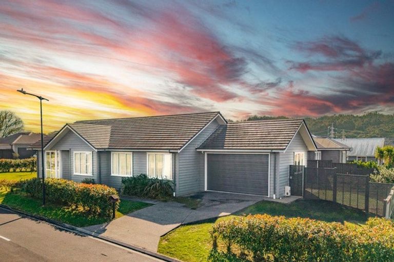 Photo of property in 5 Aro Mato Place, Huapai, Kumeu, 0810