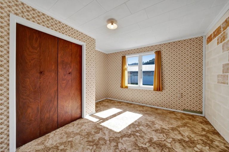 Photo of property in 17 Tongaporutu Road, Tongaporutu, Urenui, 4378