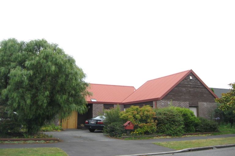 Photo of property in 12 Briarmont Street, Avondale, Christchurch, 8061