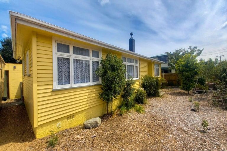 Photo of property in 17 Half Mile Road, Tuatapere, 9620