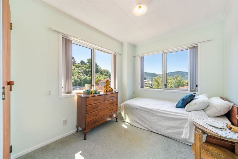 Photo of property in 2 Glenrae Grove, Silverstream, Upper Hutt, 5019