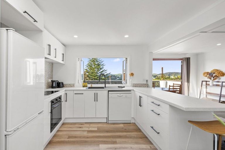 Photo of property in 14 Main Road, Raglan, 3225