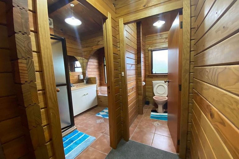 Photo of property in 10 Lagoon Way, West Harbour, Auckland, 0618