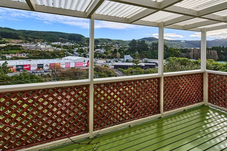 Photo of property in 15b Florio Terrace, Tawa, Wellington, 5028