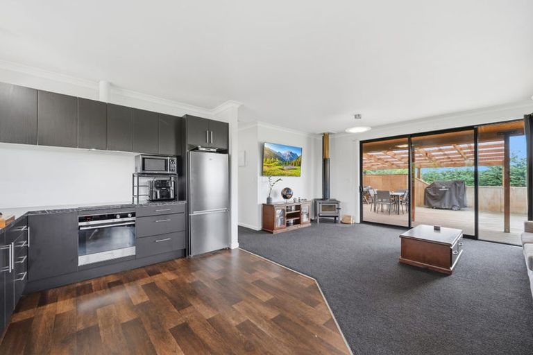 Photo of property in 176 Seaward Road, Edendale, 9825