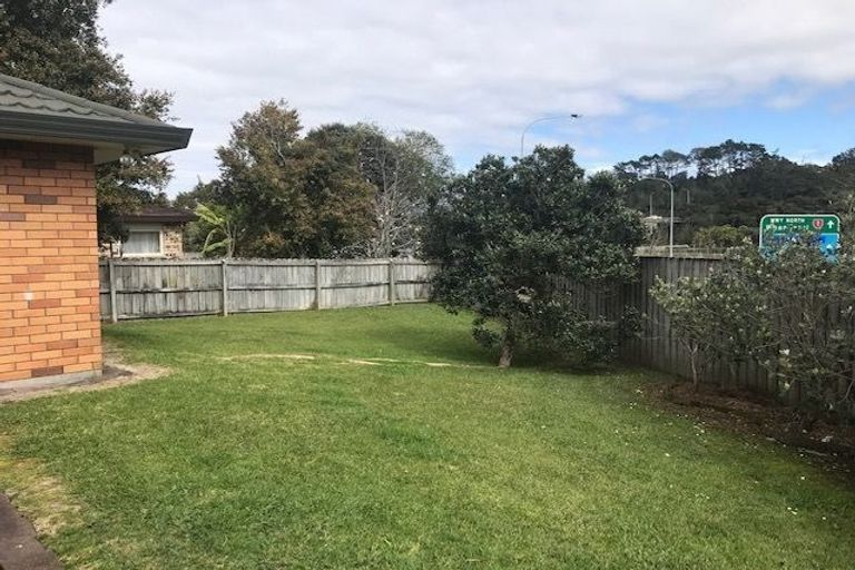 Photo of property in 19 Meridian Court, Oteha, Auckland, 0632