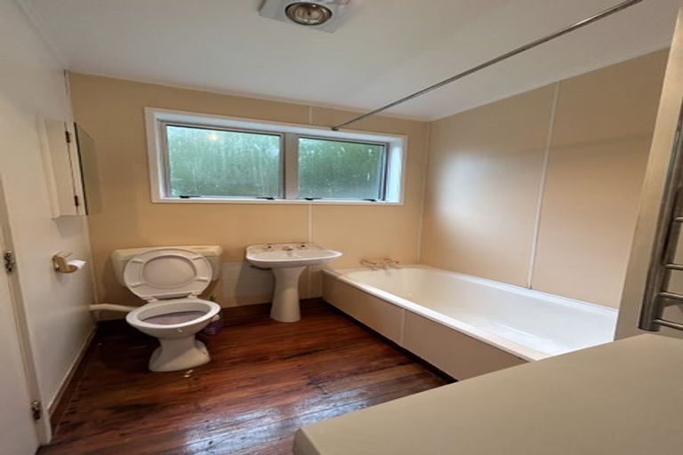 Photo of property in 82 Collier Avenue, Karori, Wellington, 6012