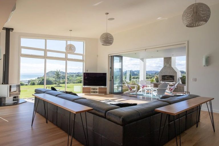 Photo of property in 154 Waitoetoe Road, Mimi, Urenui, 4377