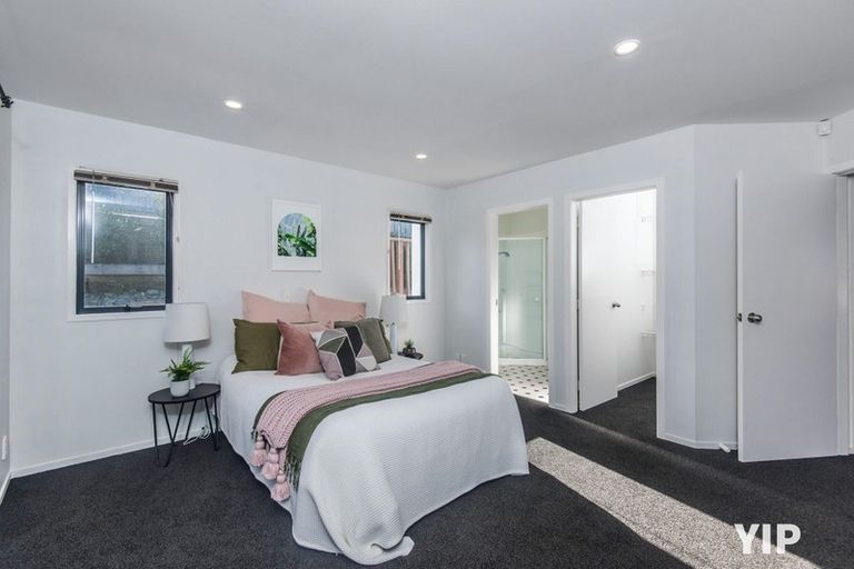 Photo of property in 59 Dress Circle, Newlands, Wellington, 6037