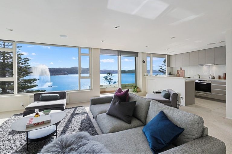 Photo of property in Oriana Apartments, 248 Oriental Parade, Oriental Bay, Wellington, 6011