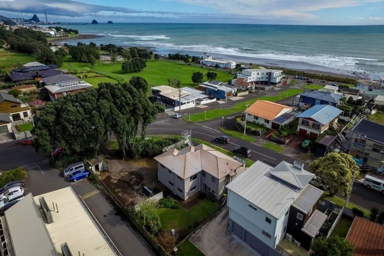 Photo of property in 4 Mclean Street, Strandon, New Plymouth, 4312