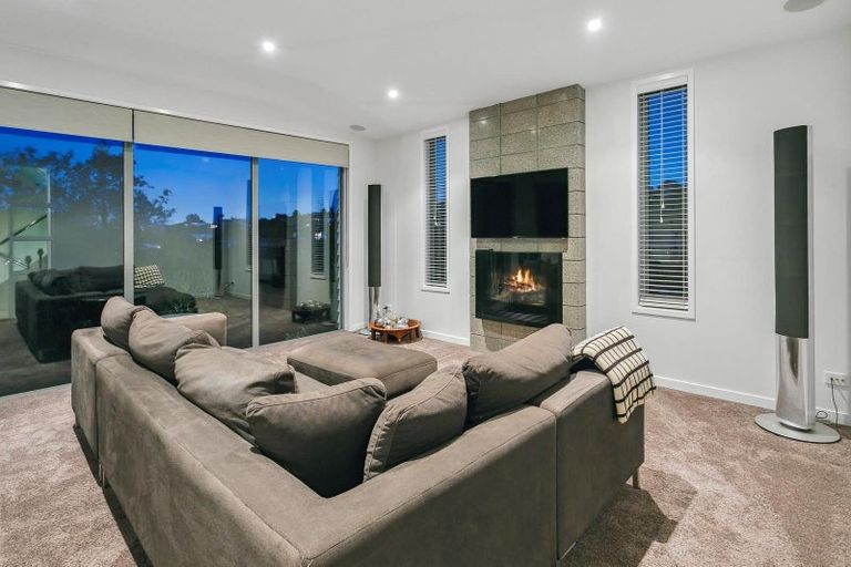 Photo of property in 58a Peter Terrace, Castor Bay, Auckland, 0620