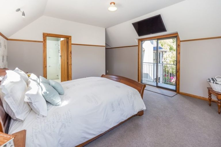 Photo of property in 374 Sawyers Arms Road, Harewood, Christchurch, 8051