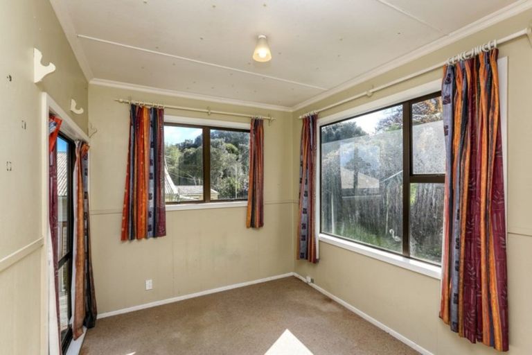 Photo of property in 115 Mangorei Road, Merrilands, New Plymouth, 4312