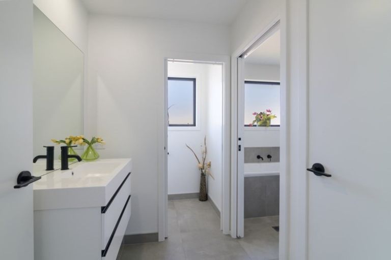 Photo of property in 15 Regent Street, Lower Shotover, Queenstown, 9304