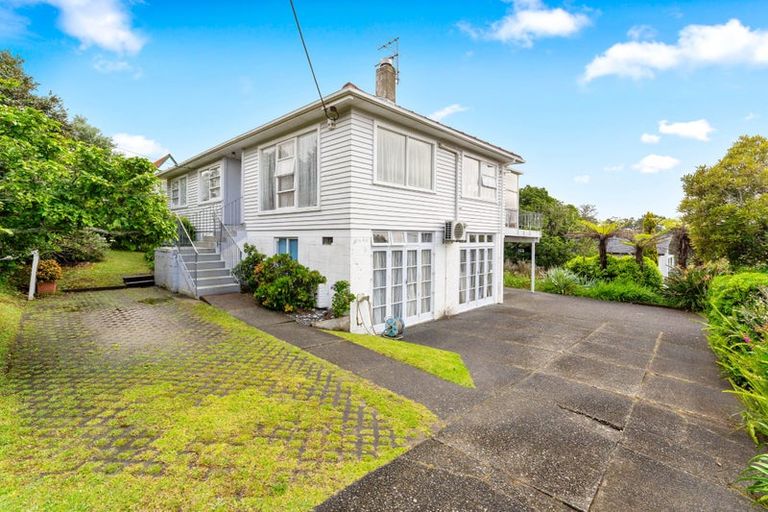 Photo of property in 12 Aberdeen Road, Campbells Bay, Auckland, 0620