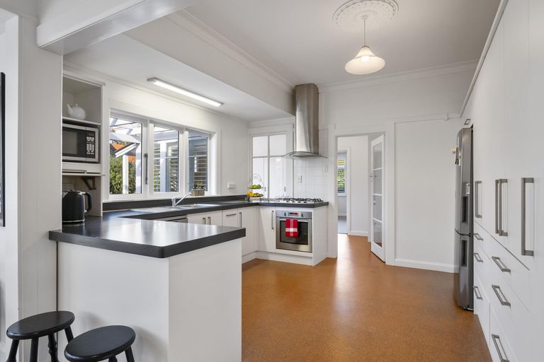 Photo of property in 44 Manapouri Crescent, Hokowhitu, Palmerston North, 4410